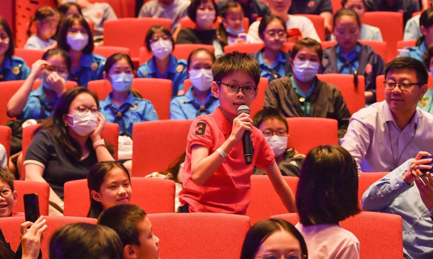 9月14日，在香港故宫文化博物馆举办的“给孩子们的大师讲堂”活动上，香港青少年与科学、文化、体育等领域的杰出人士面对面交流。