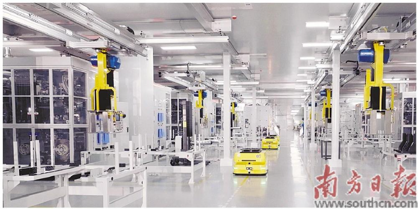 融捷能源生产车间内的自动化生产设备。