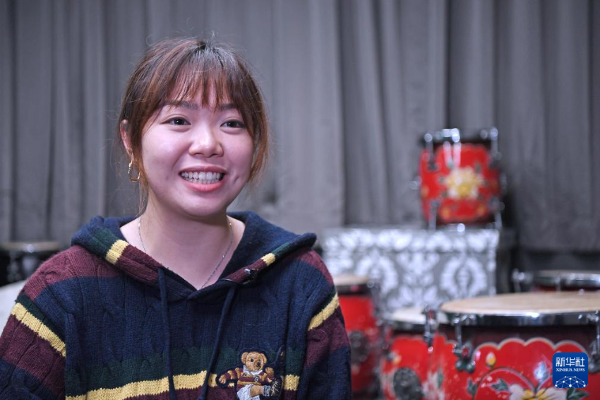 12月18日，香港天籁敦煌乐团琵琶手陈韵妍接受采访。 
